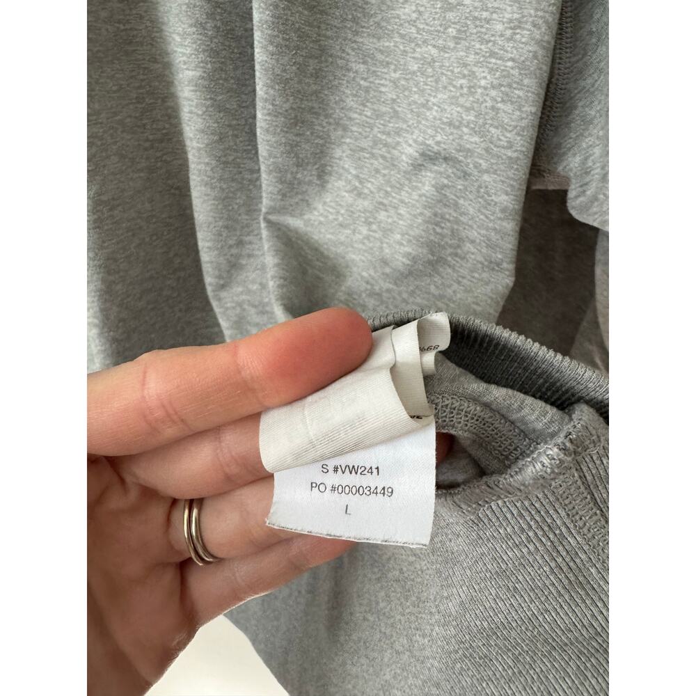 Vuori L Long-Sleeve Halo Crew - Women's in Gray - Picture 4 of 5